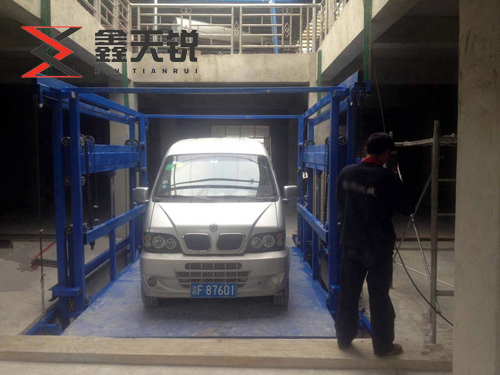 導軌式汽車(chē)升降平臺